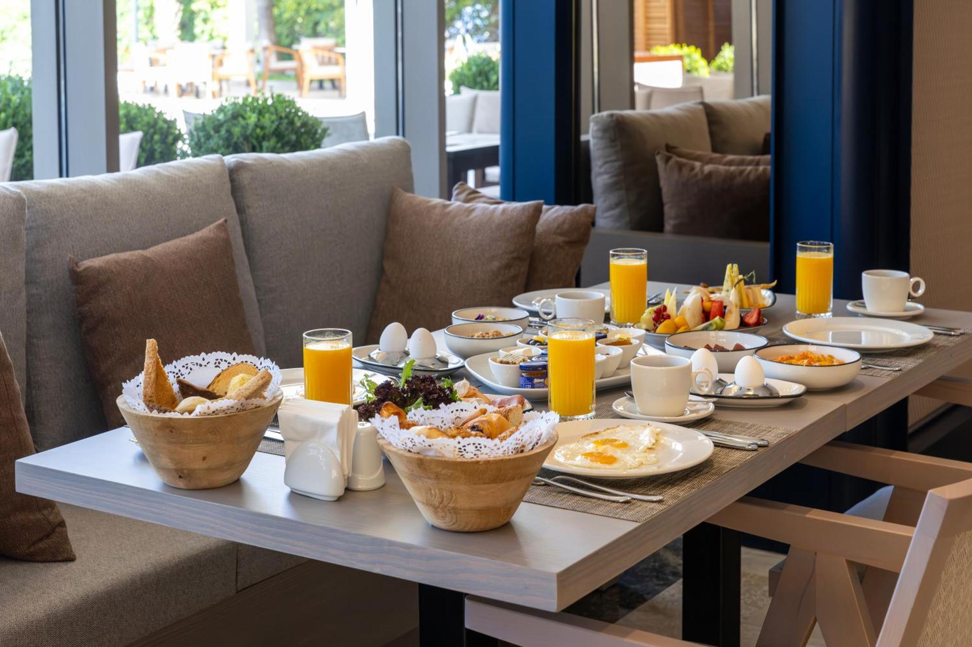 Delta Hotels By Marriott Antalya Lara - Adult Only ภายนอก รูปภาพ