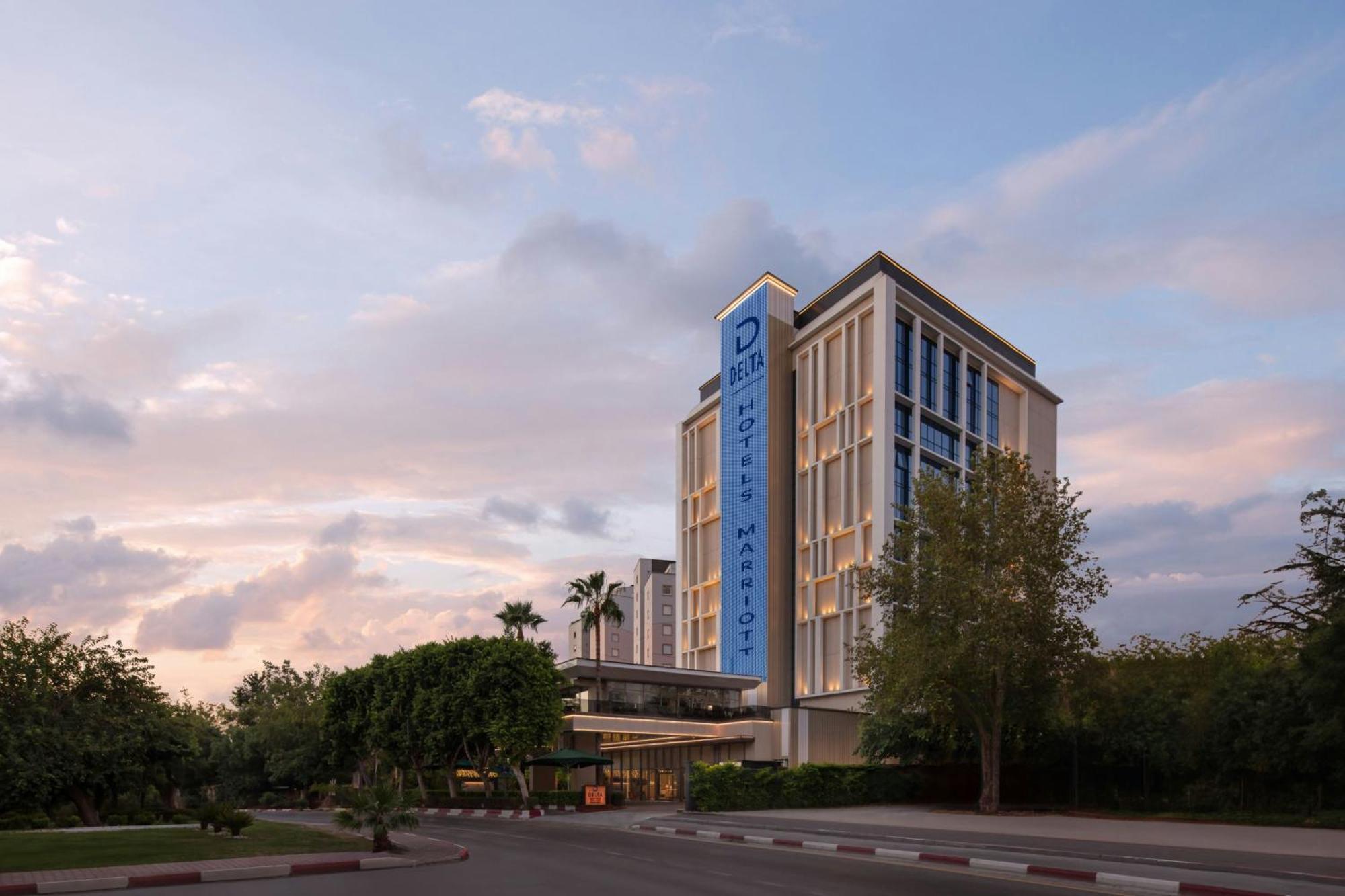 Delta Hotels By Marriott Antalya Lara - Adult Only ภายนอก รูปภาพ